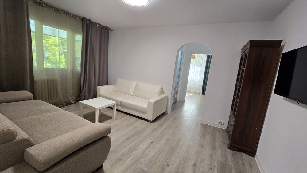 Inchiriez apartament 2 camere etaj 1 zona  Cantemir podu Rosu Palas