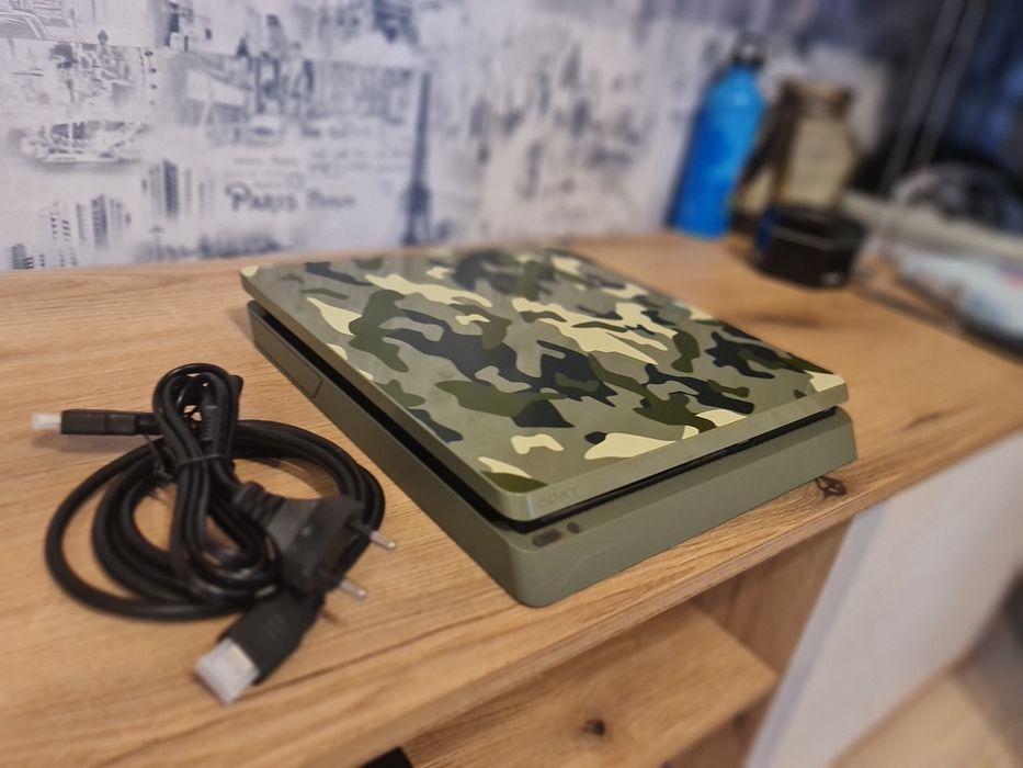 PlayStation 4 Slim 1TB Call of Duty ww2 Camouflage Limited Edition