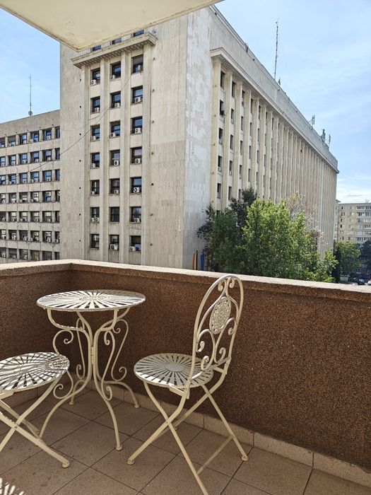 Închiriez apartament