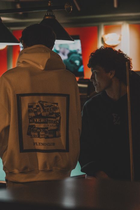 Худи бренда flyno