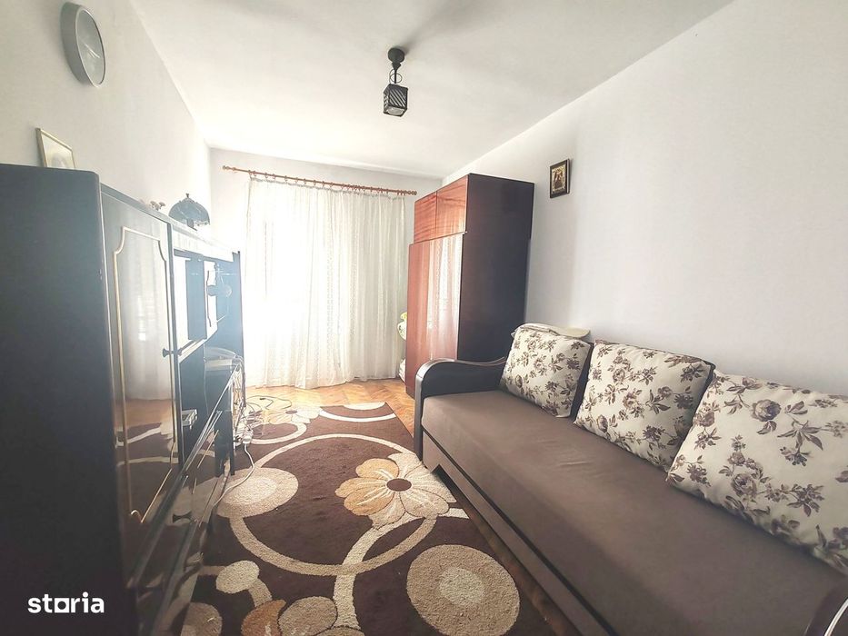 Apartament 3 camere Razboieni, etaj 3/4, confort 1, centrala termica — fotografia 3