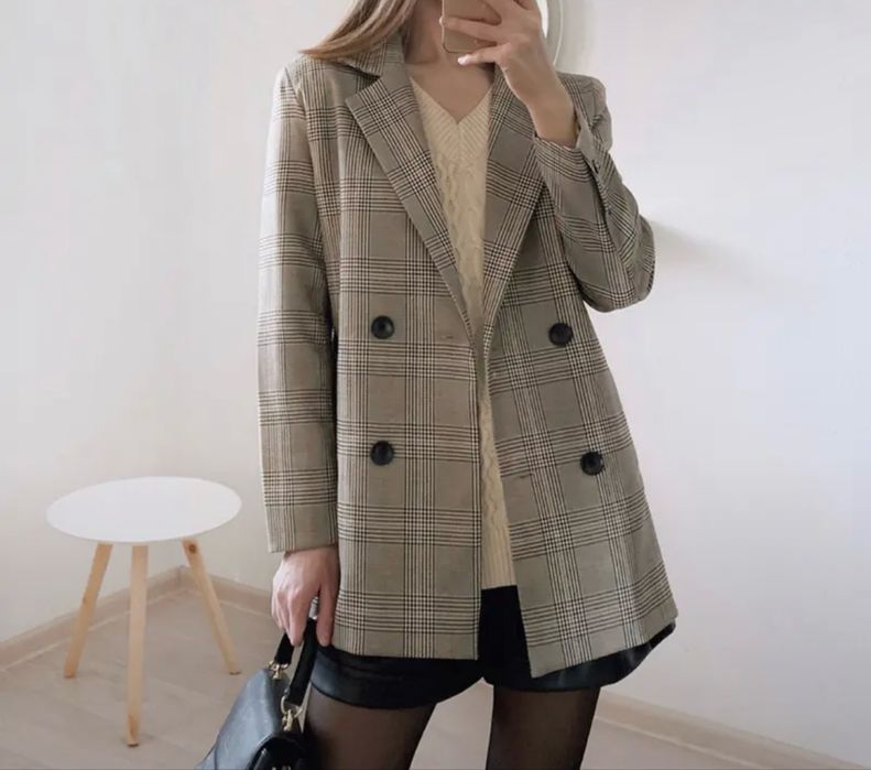 Женский красивый пиджак