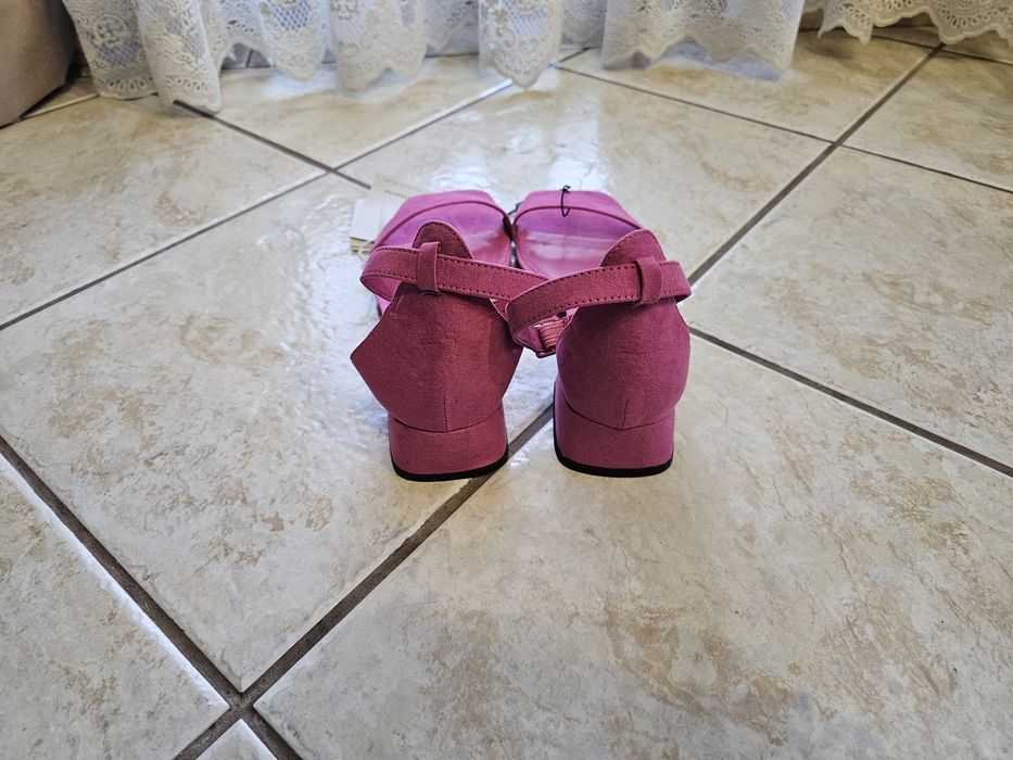 Дамски сандали Reserved