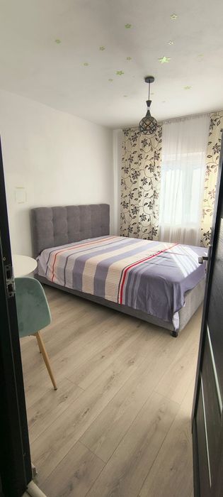 Inchiriez apartament 3 camere