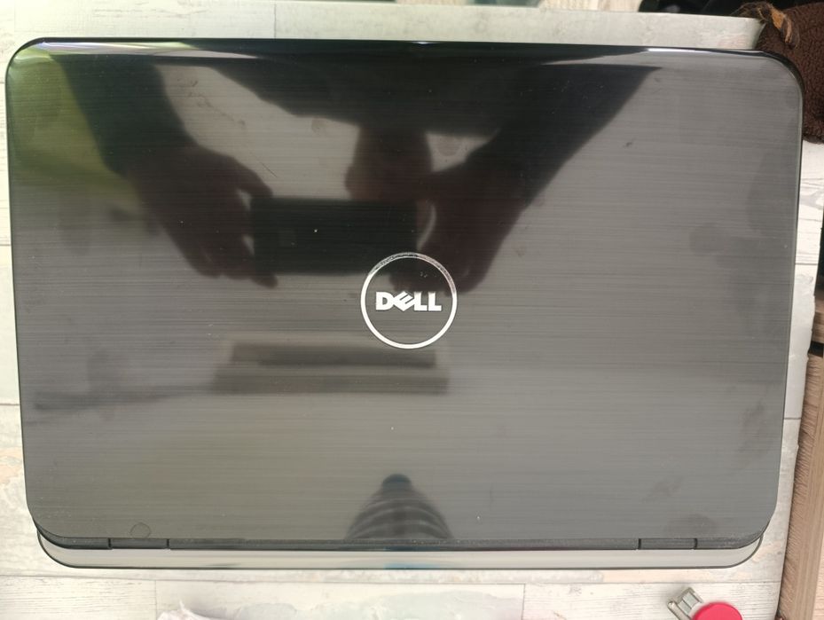 Лаптоп DELL inspiron 5010