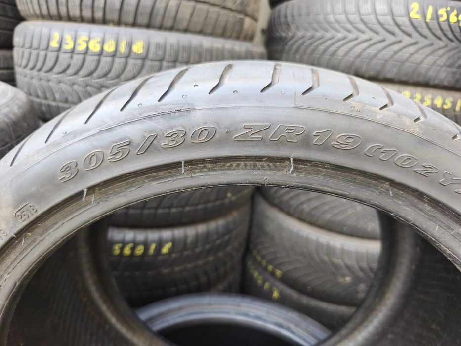 Гуми 305 30 19 Pirelli 2бр.
