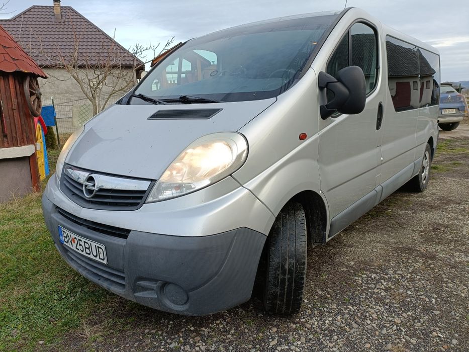 Vând Opel Vivaro