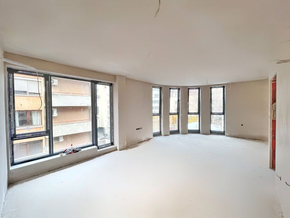 Продава се Тристаен апартамент в Пловдив, Кършияка - 98 кв.м за 1275 €/кв.м - Снимка #1