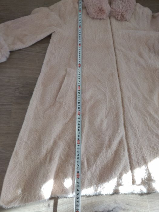 Палто, кожух пепел от рози
30 лв