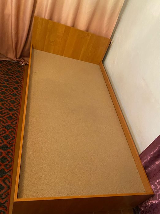 Кровать в спальню,