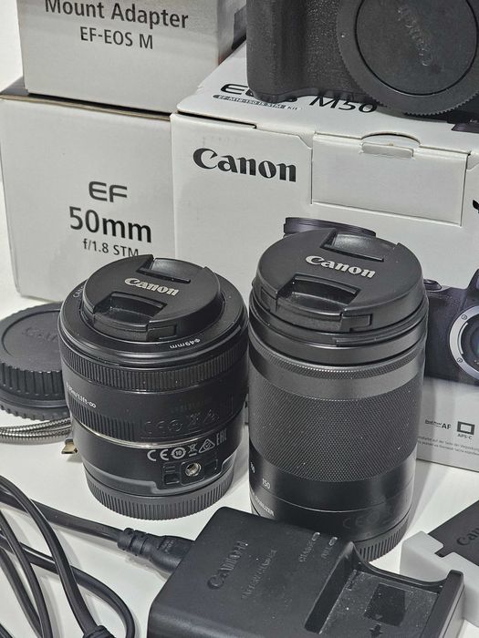 Pachet complet Canon M50 + 2 obiective + adaptor + accesorii
