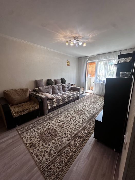 Продам 1 комнатную , центр, скгу