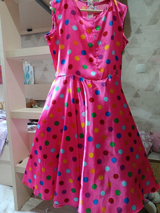 Платье нарядное на 7-9 лет