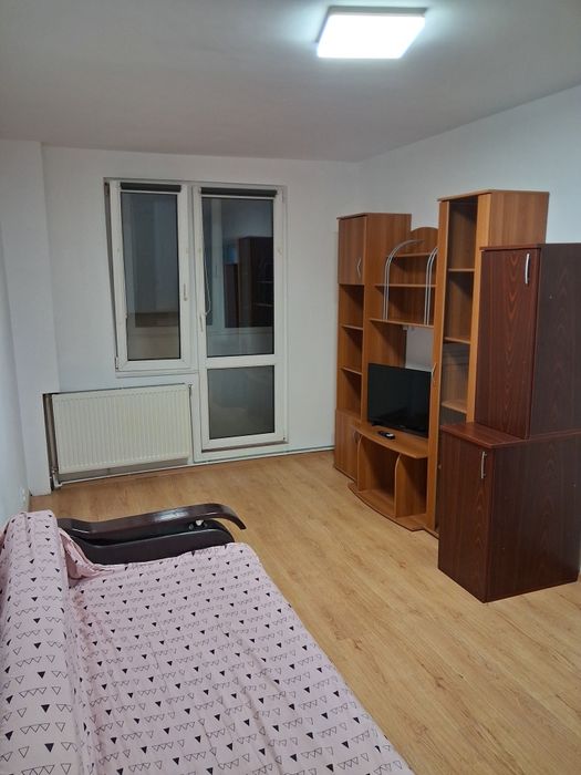 Ofer spre închiriere garsonieră