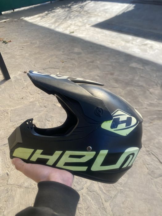 Кроссовый шлем для мотоцикла