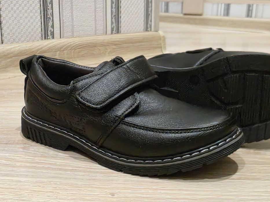 Продам туфли на мальчика