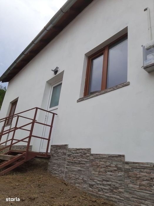 Casă cu 4 camere+teren 569mp, Săcele Cernatu, 200m de primărie centru