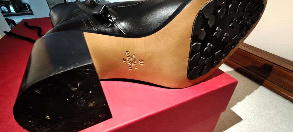 Botine Valentino Garavani originale piele nr 40 Rockstud cu cutie
