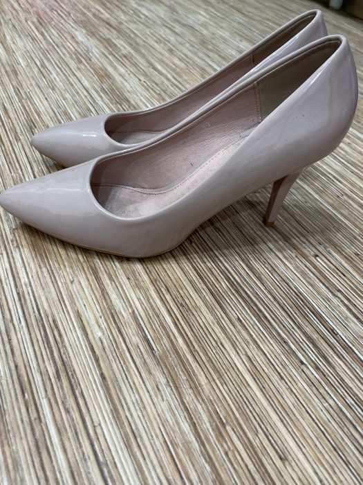 Отдам туфли женские