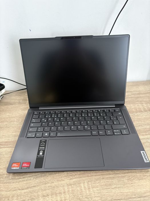 Laptop Lenovo Yoga Pro 7 – Ryzen 7 7840HS, 32GB RAM, 1TB SSD
