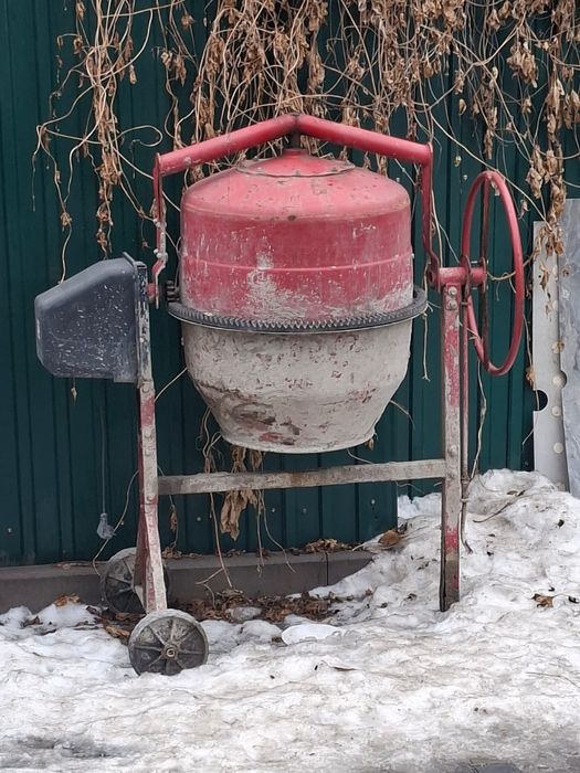 Продам бетономешалки.