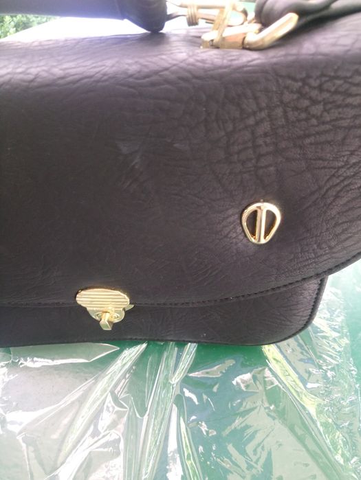 Дамска чанта-елегантно изпълнение!