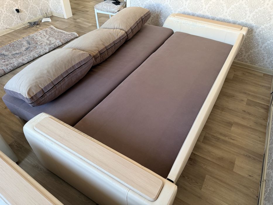 Продам диван с одним креслом, раздвигается