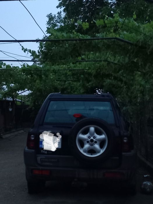 Vând Land Rover.