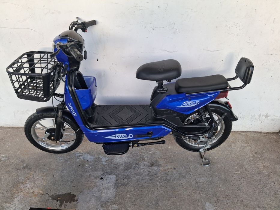 Электро скутер в хорошем состоянии