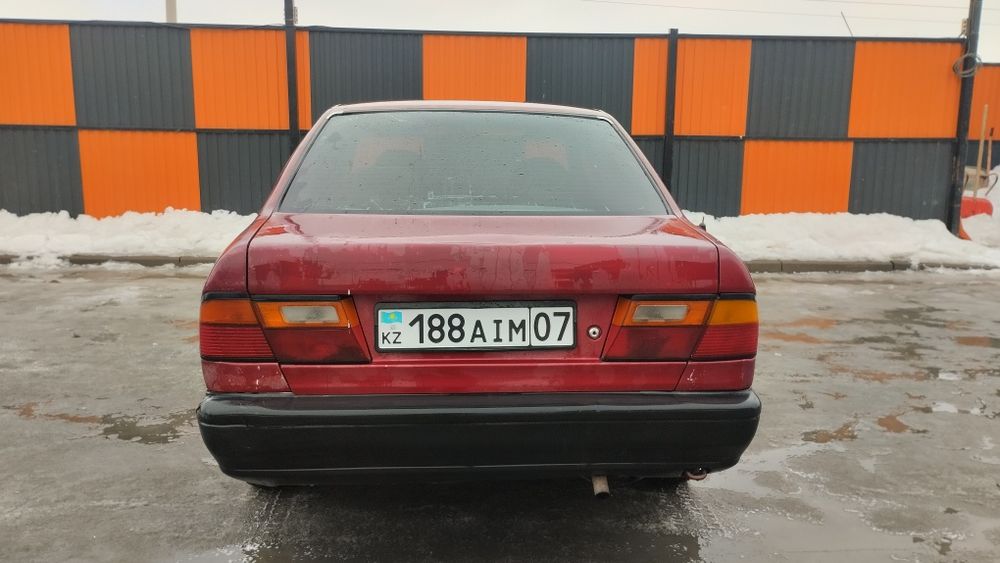 Продам машину Nissan Primera p10 1994