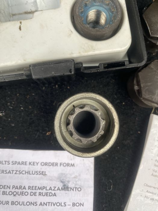 Резервна гума тип патерица Opel Insignia 2011