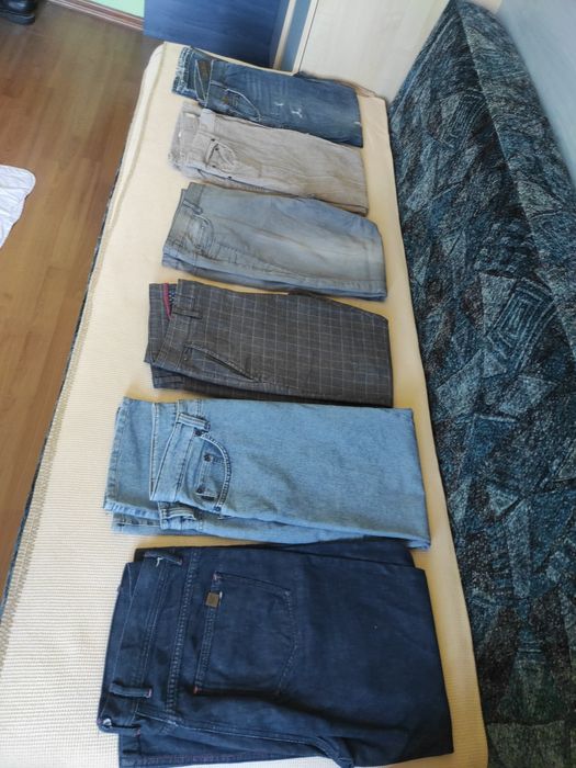 Pantaloni tip blugi, modele diferite, marimi si culori diferite
Modele