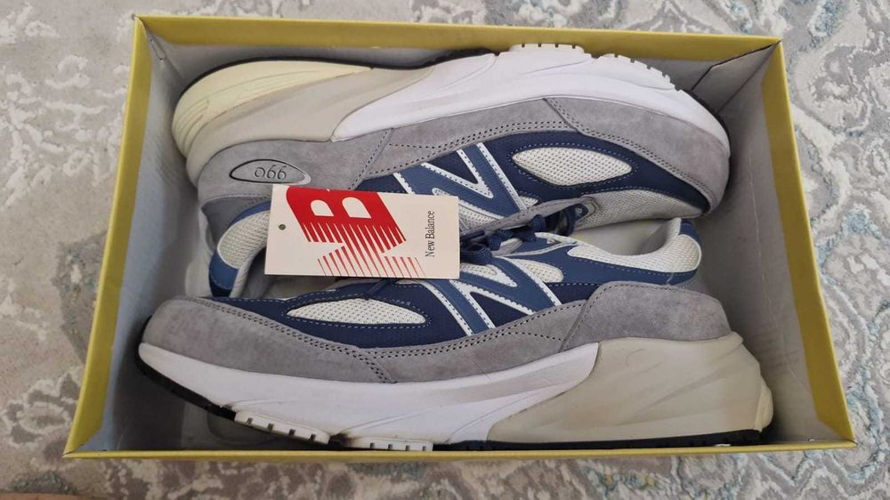 Кроссовки New Balance 990v6