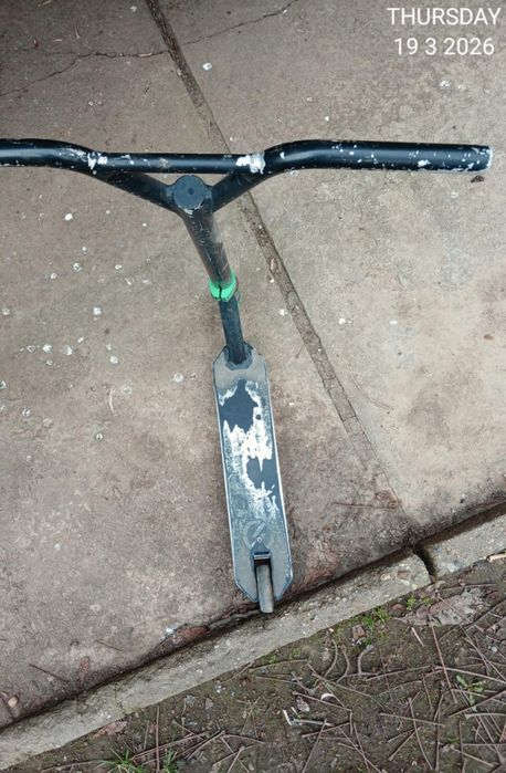 Тротинетка  с спукана кума