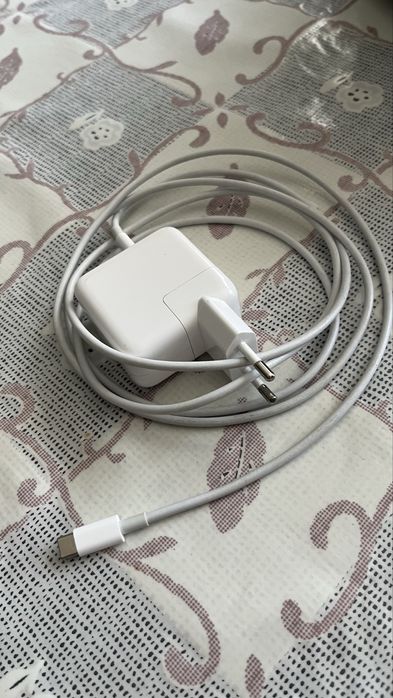 MacBook Air with Apple M1 chip 8Gb 256 Gb