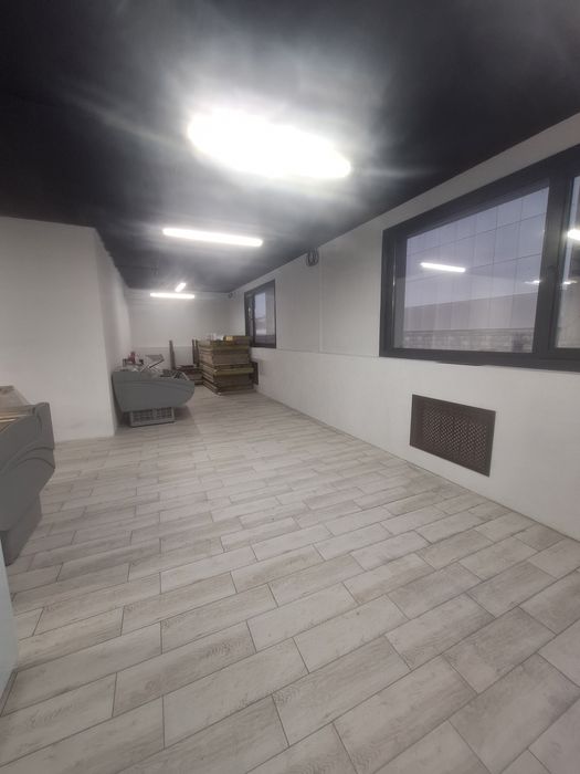 Сдаю половину магазина