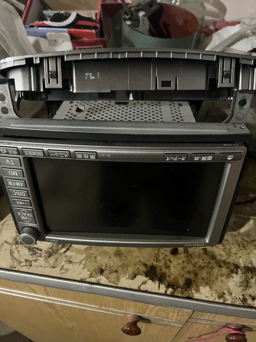 Продам магнитолу Альфард