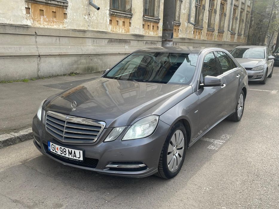Mercedes-Benz  E