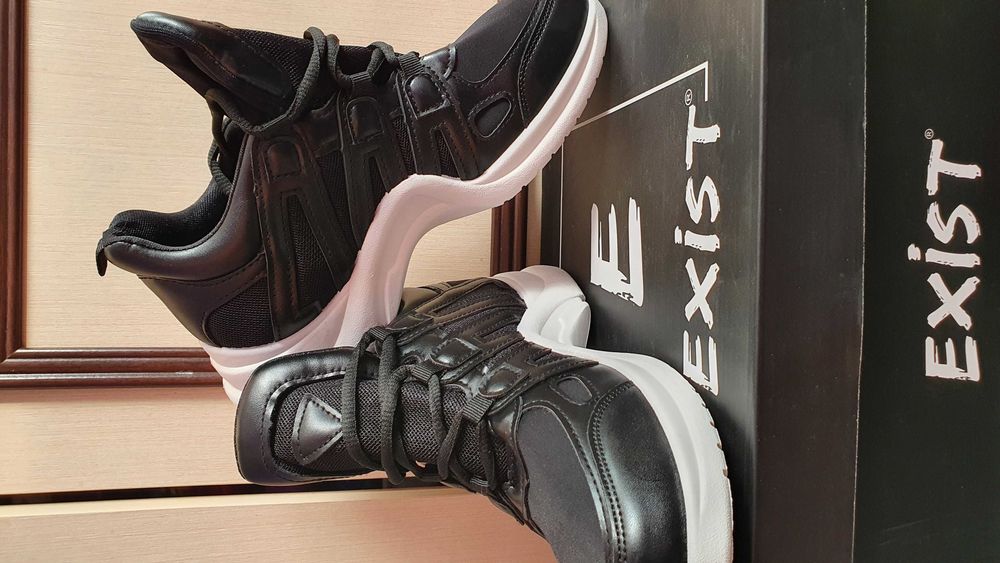Vand adidas noi nr 39