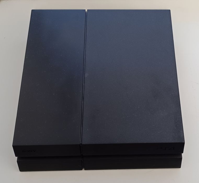 Продам Sony Playstation 4