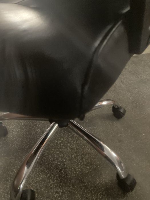 4 броя кожени стола