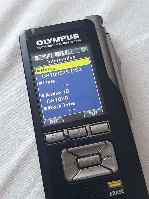 Vând reportofon Olympus