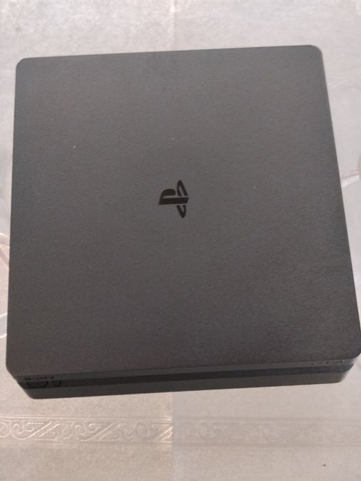 Playstation 4 slim