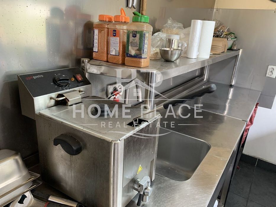 Заведение за бързо хранене, разположено в ж.к. Възраждане I