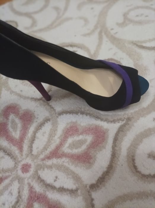 Дамски обувки с висок ток