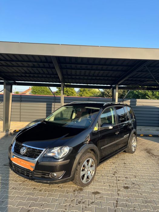Vând vw touran cross
