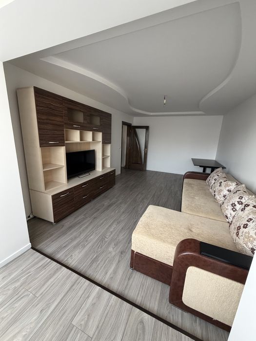 Inchiriez apartament 2 camere decomandat Republicii