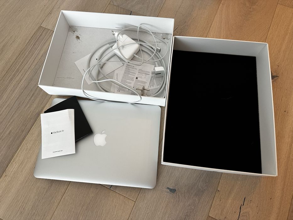 Apple MacBook Air 13 inch Intel Core I5