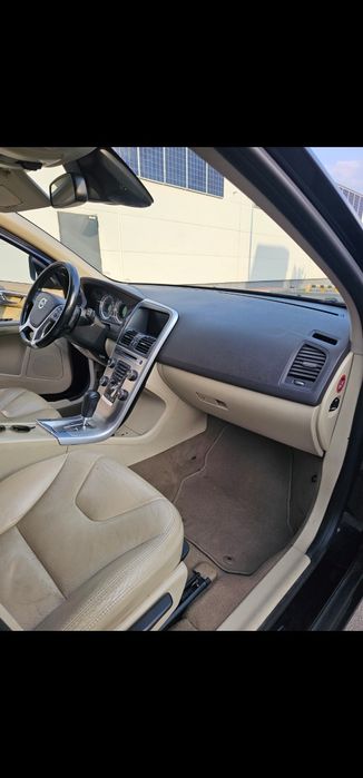 Volvo XC60 R-Design 4x4 | 2012 | Automată | 260.000 km | 7.000€ FIX