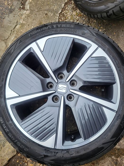 Оригинални джанти 18ки SEAT Leon FR 2021 7,5J ET46 с летни гуми 225 45